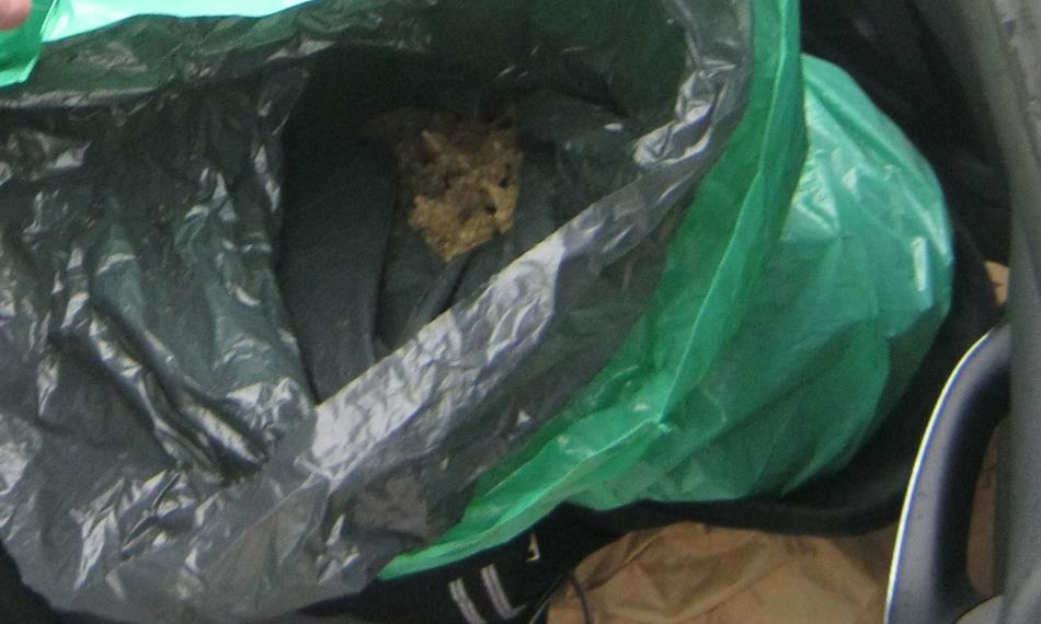 2015-11-16-944pytel s marihuanou  II.jpg